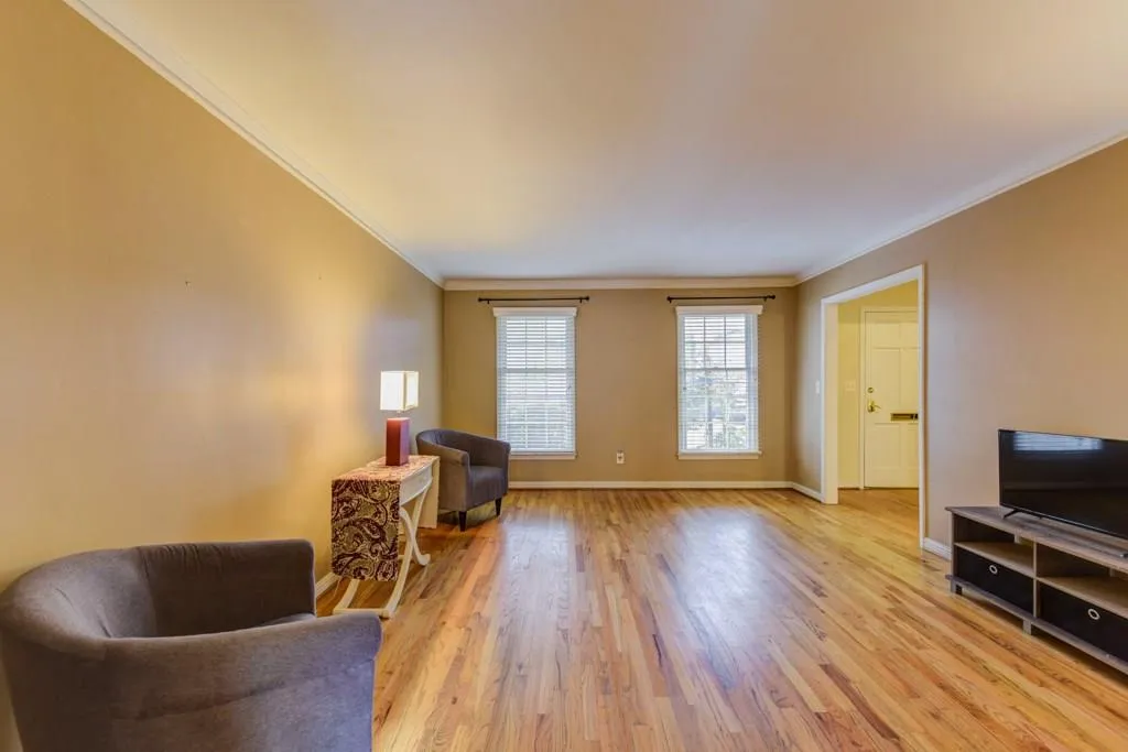 6520 Roswell Road Unit 112, Atlanta, Georgia 30328, 3 Bedrooms Bedrooms, ,2 BathroomsBathrooms,Residential,Sold,6520 Roswell Road Unit 112,6014100