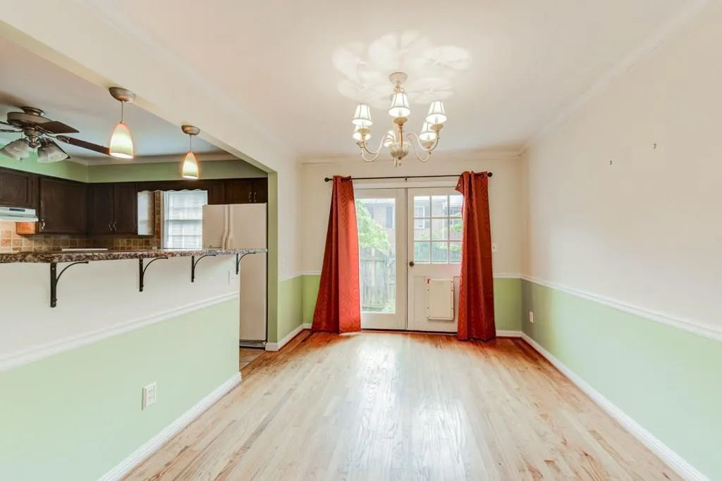 6520 Roswell Road Unit 112, Atlanta, Georgia 30328, 3 Bedrooms Bedrooms, ,2 BathroomsBathrooms,Residential,Sold,6520 Roswell Road Unit 112,6014100