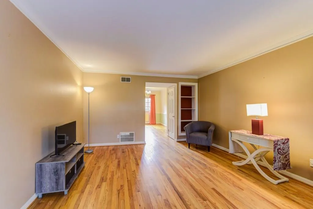6520 Roswell Road Unit 112, Atlanta, Georgia 30328, 3 Bedrooms Bedrooms, ,2 BathroomsBathrooms,Residential,Sold,6520 Roswell Road Unit 112,6014100