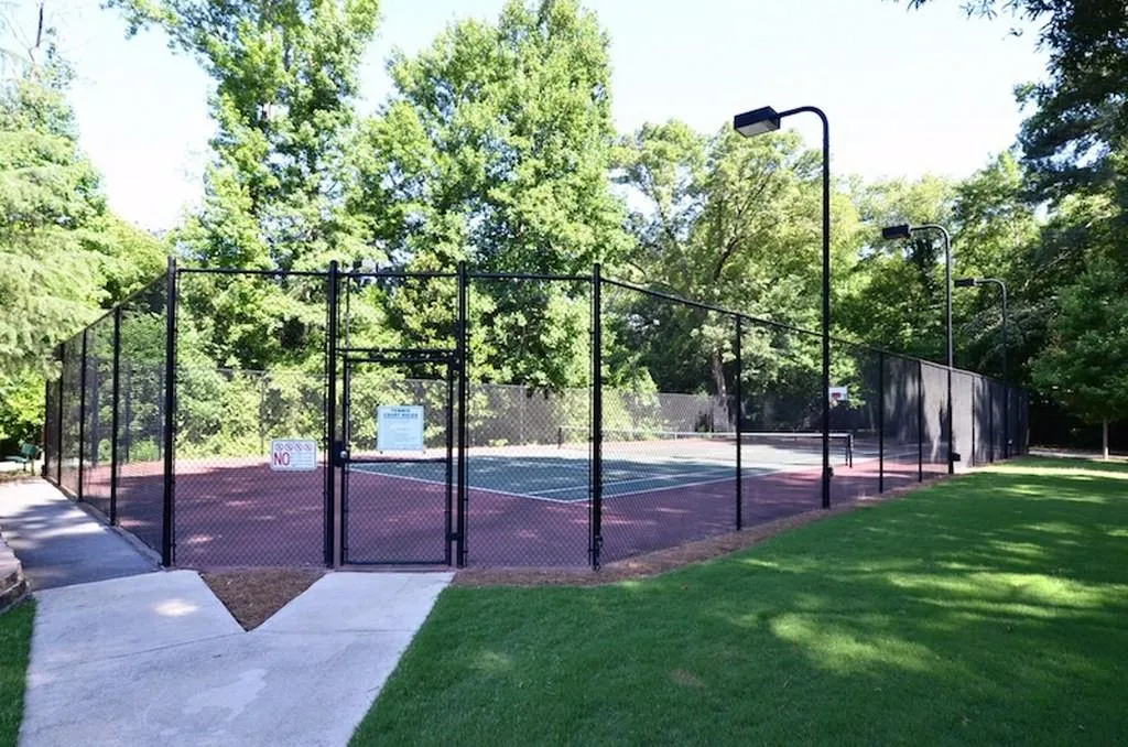 6700 Roswell Road Unit 17g, Atlanta, Georgia 30328, 2 Bedrooms Bedrooms, ,1 BathroomBathrooms,Residential,Sold,6700 Roswell Road Unit 17g,5558952