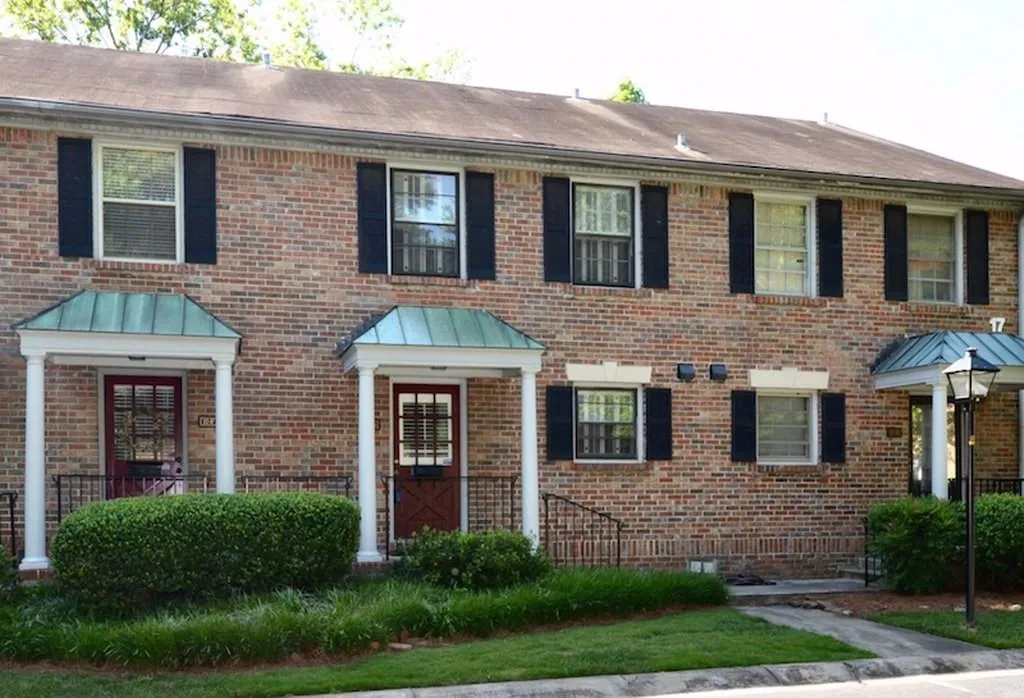 6700 Roswell Road Unit 17g, Atlanta, Georgia 30328, 2 Bedrooms Bedrooms, ,1 BathroomBathrooms,Residential,Sold,6700 Roswell Road Unit 17g,5558952