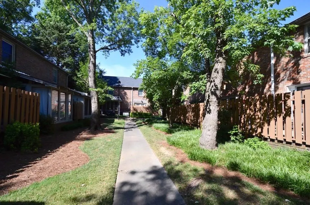 6700 Roswell Road Unit 17g, Atlanta, Georgia 30328, 2 Bedrooms Bedrooms, ,1 BathroomBathrooms,Residential,Sold,6700 Roswell Road Unit 17g,5558952