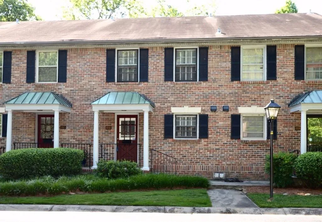 6700 Roswell Road Unit 17g, Atlanta, Georgia 30328, 2 Bedrooms Bedrooms, ,1 BathroomBathrooms,Residential,Sold,6700 Roswell Road Unit 17g,5558952