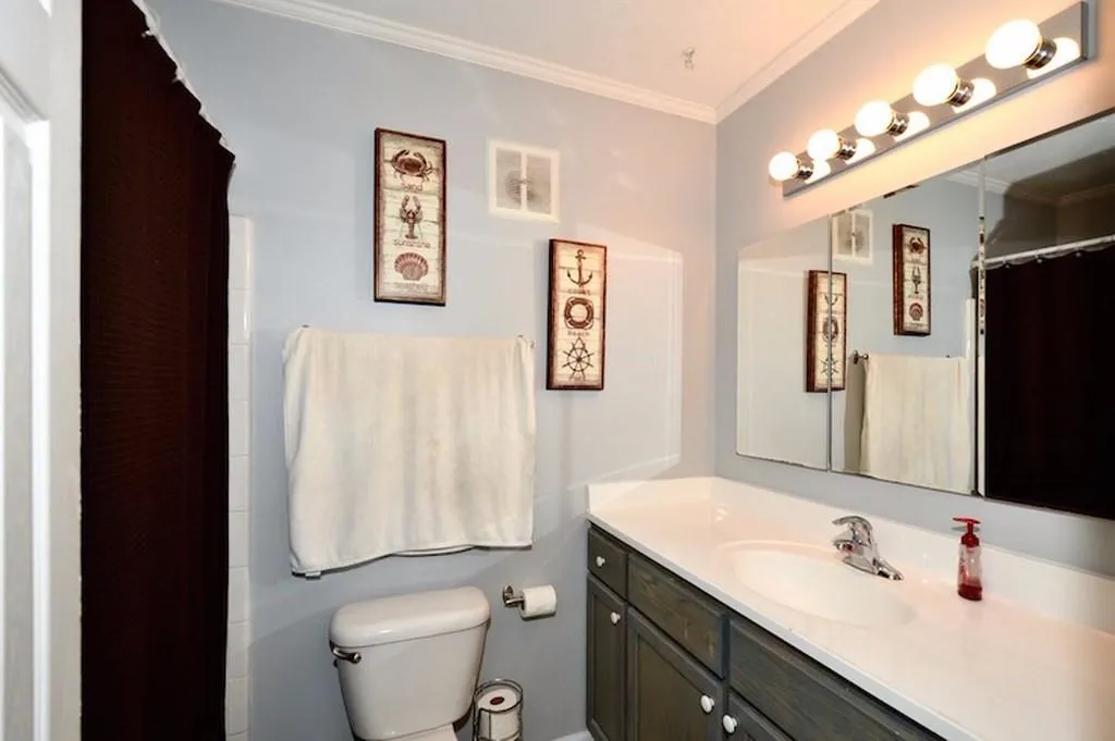 6700 Roswell Road Unit 17g, Atlanta, Georgia 30328, 2 Bedrooms Bedrooms, ,1 BathroomBathrooms,Residential,Sold,6700 Roswell Road Unit 17g,5558952