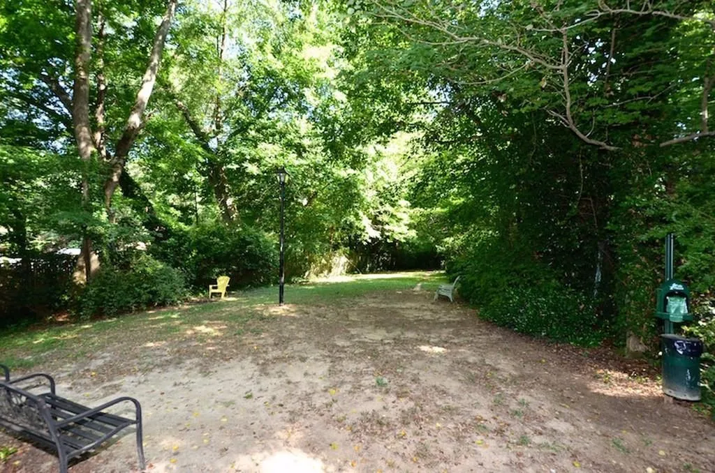 6700 Roswell Road Unit 17g, Atlanta, Georgia 30328, 2 Bedrooms Bedrooms, ,1 BathroomBathrooms,Residential,Sold,6700 Roswell Road Unit 17g,5558952