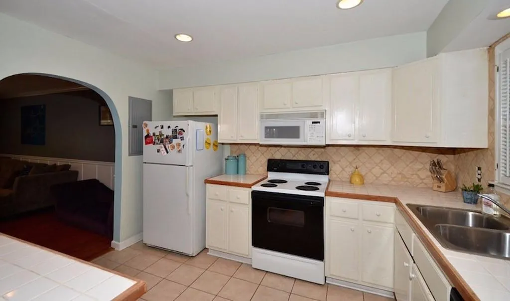 6700 Roswell Road Unit 17g, Atlanta, Georgia 30328, 2 Bedrooms Bedrooms, ,1 BathroomBathrooms,Residential,Sold,6700 Roswell Road Unit 17g,5558952