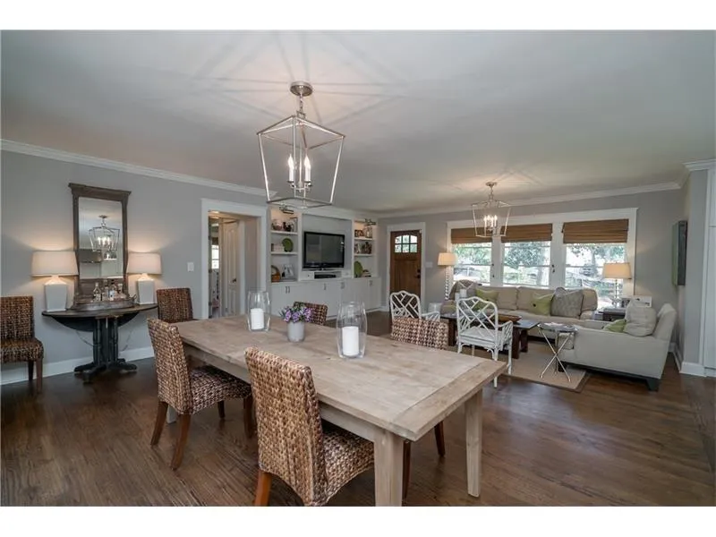 2550 Northside Drive, Atlanta, Georgia 30305, 3 Bedrooms Bedrooms, ,2 BathroomsBathrooms,Residential,Sold,2550 Northside Drive,5923095