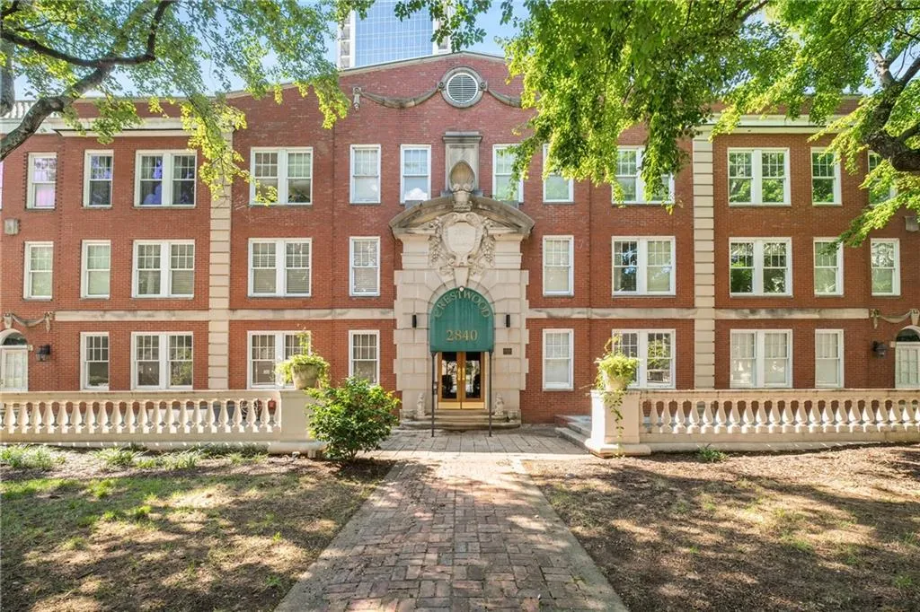 2840 Peachtree Road Nw Unit 312, Atlanta, Georgia 30305, 2 Bedrooms Bedrooms, ,2 BathroomsBathrooms,Residential,For Sale,2840 Peachtree Road Nw Unit 312,7639498