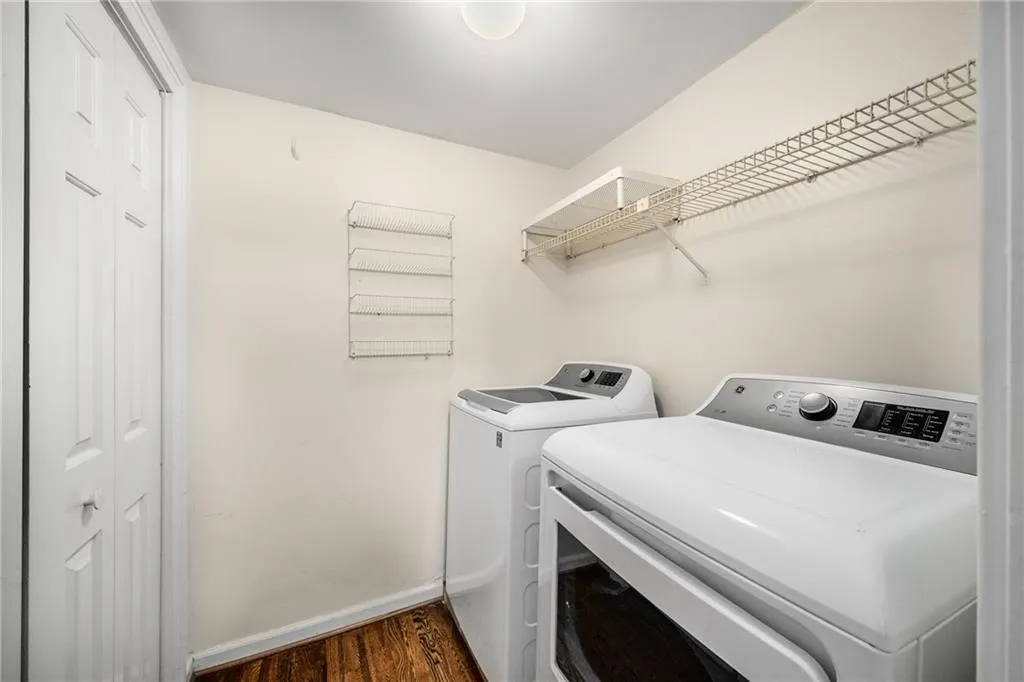 2840 Peachtree Road Nw Unit 312, Atlanta, Georgia 30305, 2 Bedrooms Bedrooms, ,2 BathroomsBathrooms,Residential,For Sale,2840 Peachtree Road Nw Unit 312,7639498