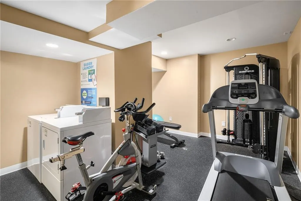 2840 Peachtree Road Nw Unit 312, Atlanta, Georgia 30305, 2 Bedrooms Bedrooms, ,2 BathroomsBathrooms,Residential,For Sale,2840 Peachtree Road Nw Unit 312,7639498