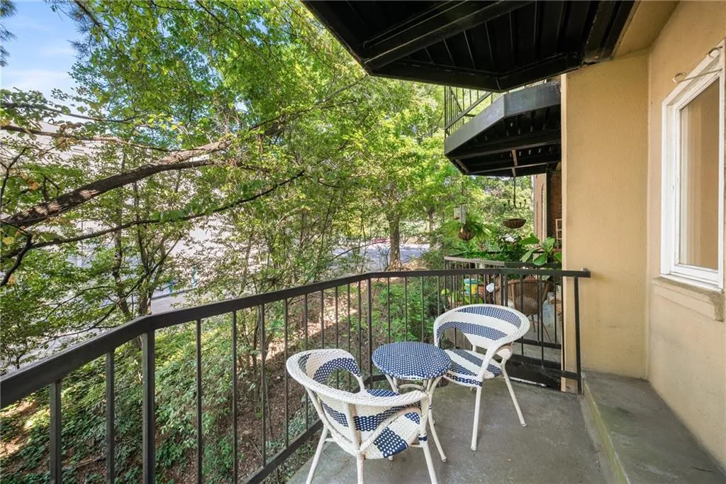 2840 Peachtree Road Nw Unit 312, Atlanta, Georgia 30305, 2 Bedrooms Bedrooms, ,2 BathroomsBathrooms,Residential,For Sale,2840 Peachtree Road Nw Unit 312,7639498