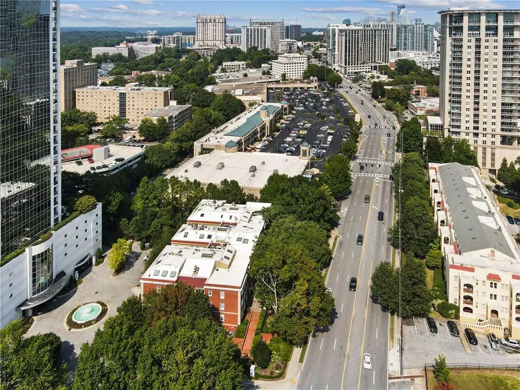 Peachtree Rd