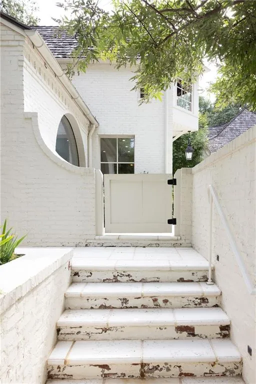 Path to Driveway