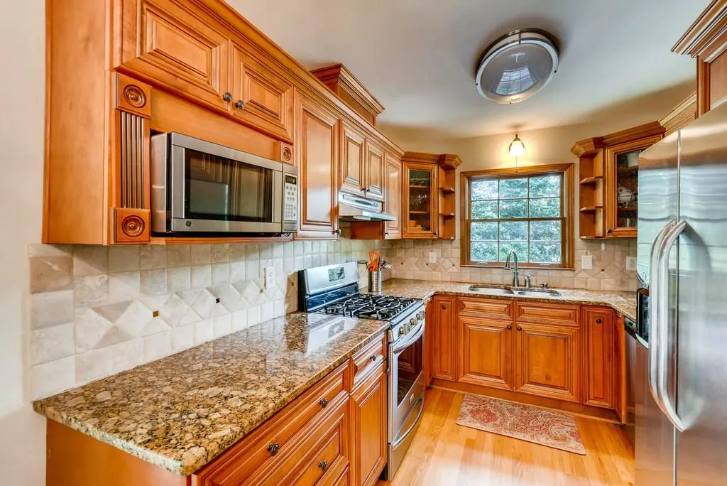 6610 Bridgewood Valley Road, Sandy Springs, Georgia 30328, 4 Bedrooms Bedrooms, ,3 BathroomsBathrooms,Residential,Sold,6610 Bridgewood Valley Road,6116624