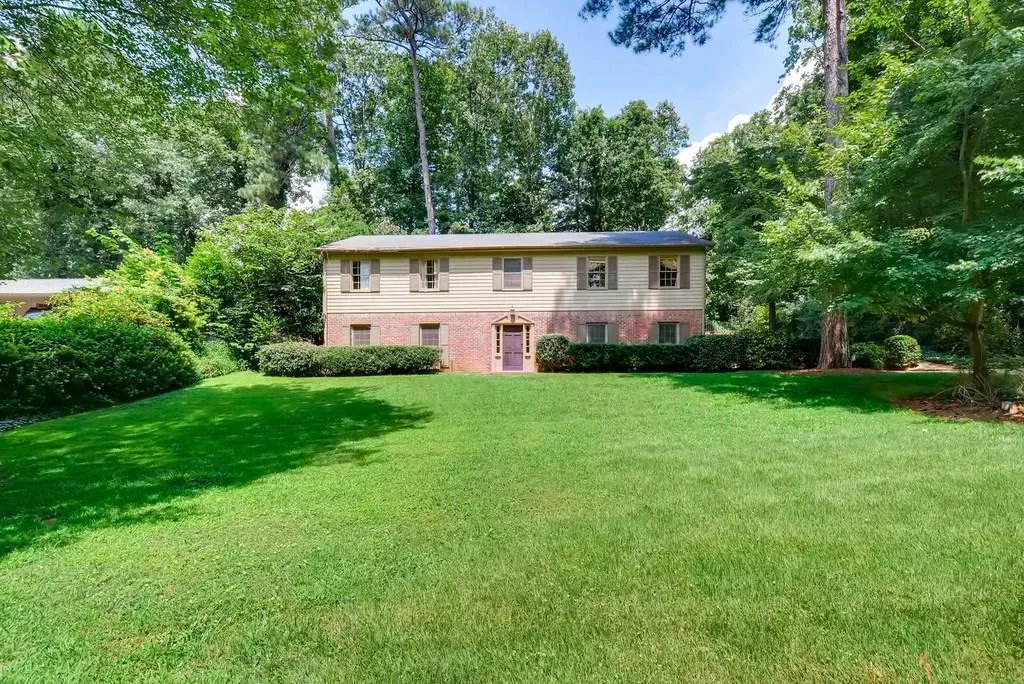 6610 Bridgewood Valley Road, Sandy Springs, Georgia 30328, 4 Bedrooms Bedrooms, ,3 BathroomsBathrooms,Residential,Sold,6610 Bridgewood Valley Road,6116624