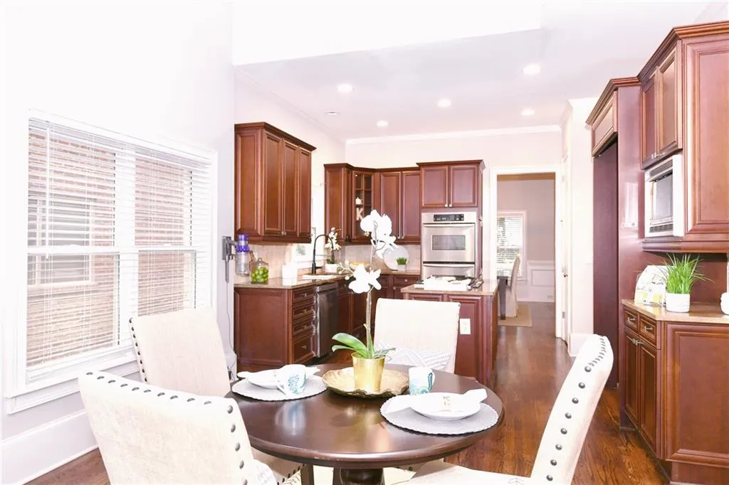 585 Cliftwood Court, Atlanta, Georgia 30328, 5 Bedrooms Bedrooms, ,5 BathroomsBathrooms,Residential,Sold,585 Cliftwood Court,7102092