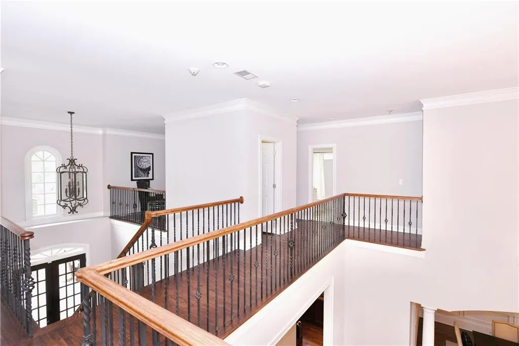 585 Cliftwood Court, Atlanta, Georgia 30328, 5 Bedrooms Bedrooms, ,5 BathroomsBathrooms,Residential,Sold,585 Cliftwood Court,7102092