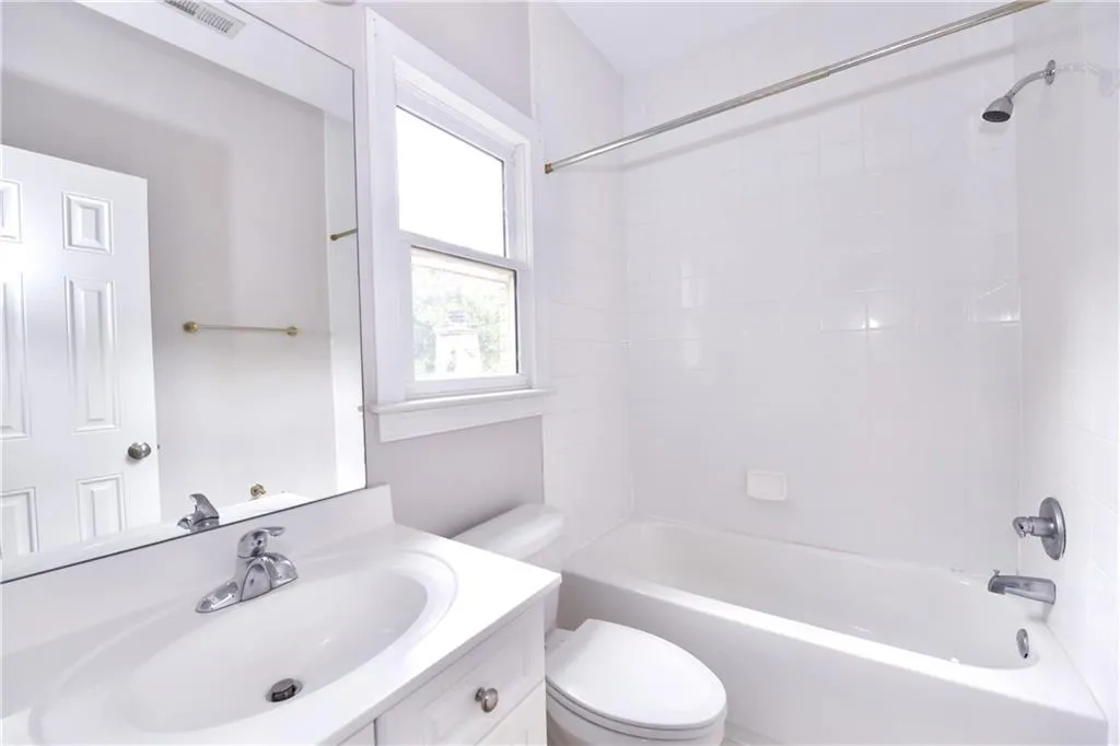 585 Cliftwood Court, Atlanta, Georgia 30328, 5 Bedrooms Bedrooms, ,5 BathroomsBathrooms,Residential,Sold,585 Cliftwood Court,7102092