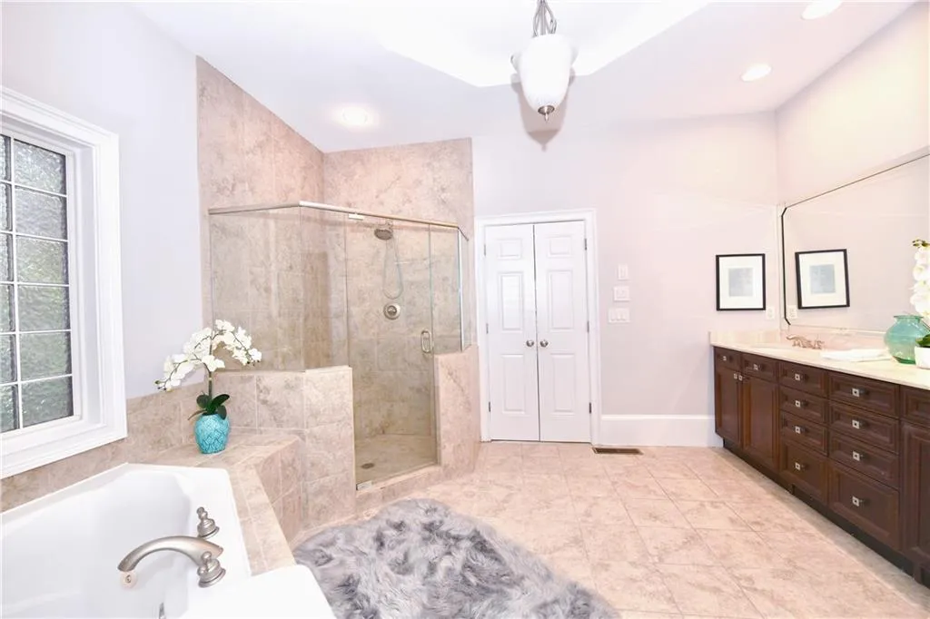 585 Cliftwood Court, Atlanta, Georgia 30328, 5 Bedrooms Bedrooms, ,5 BathroomsBathrooms,Residential,Sold,585 Cliftwood Court,7102092