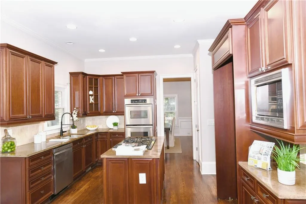 585 Cliftwood Court, Atlanta, Georgia 30328, 5 Bedrooms Bedrooms, ,5 BathroomsBathrooms,Residential,Sold,585 Cliftwood Court,7102092