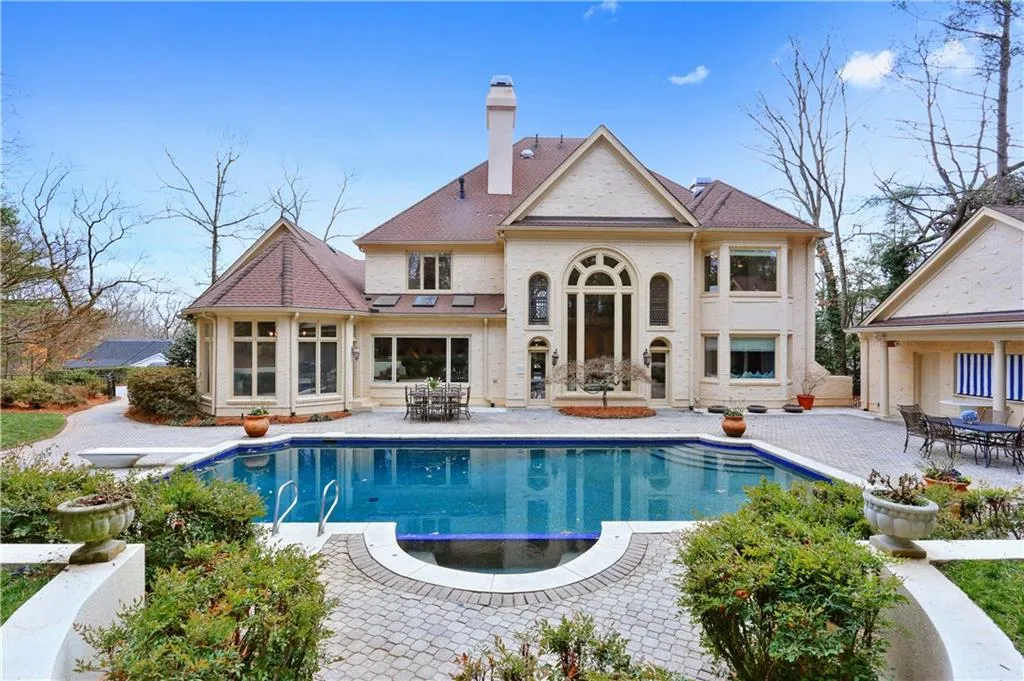 675 Widgeon Lane, Sandy Springs, Georgia 30327, 5 Bedrooms Bedrooms, ,6 BathroomsBathrooms,Residential,Sold,675 Widgeon Lane,5795211