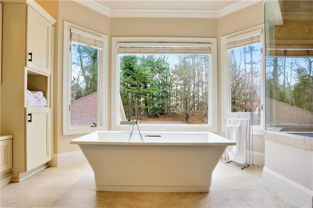 675 Widgeon Lane, Sandy Springs, Georgia 30327, 5 Bedrooms Bedrooms, ,6 BathroomsBathrooms,Residential,Sold,675 Widgeon Lane,5795211