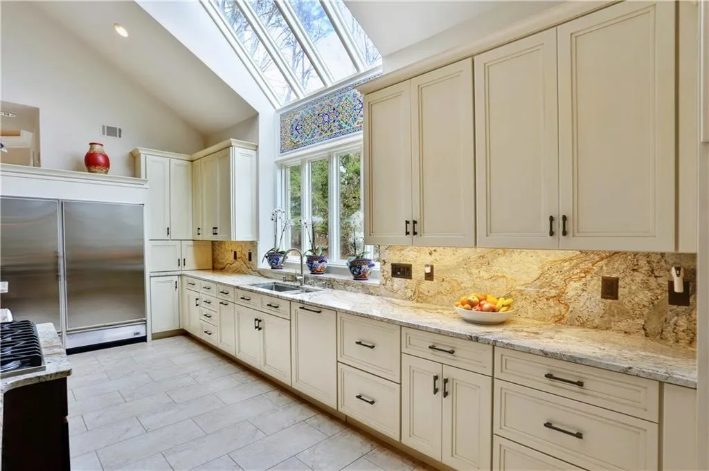675 Widgeon Lane, Sandy Springs, Georgia 30327, 5 Bedrooms Bedrooms, ,6 BathroomsBathrooms,Residential,Sold,675 Widgeon Lane,5795211