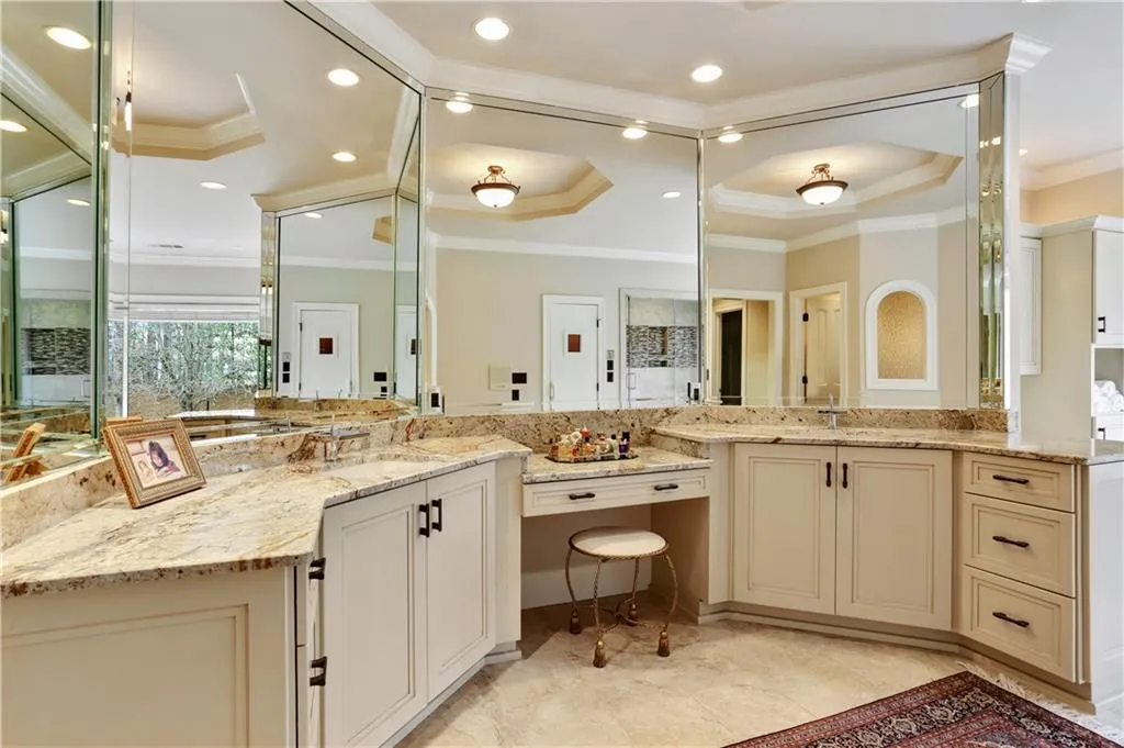 675 Widgeon Lane, Sandy Springs, Georgia 30327, 5 Bedrooms Bedrooms, ,6 BathroomsBathrooms,Residential,Sold,675 Widgeon Lane,5795211