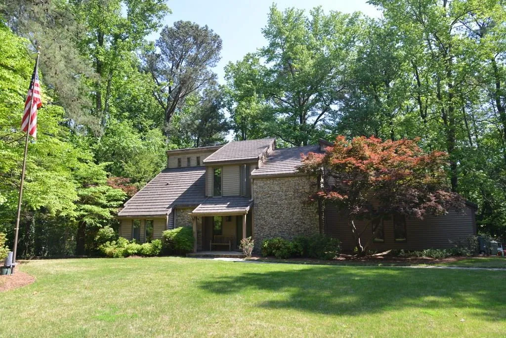 8155 Innsbruck Drive, Sandy Springs, Georgia 30350, 3 Bedrooms Bedrooms, ,3 BathroomsBathrooms,Residential,Sold,8155 Innsbruck Drive,5828530