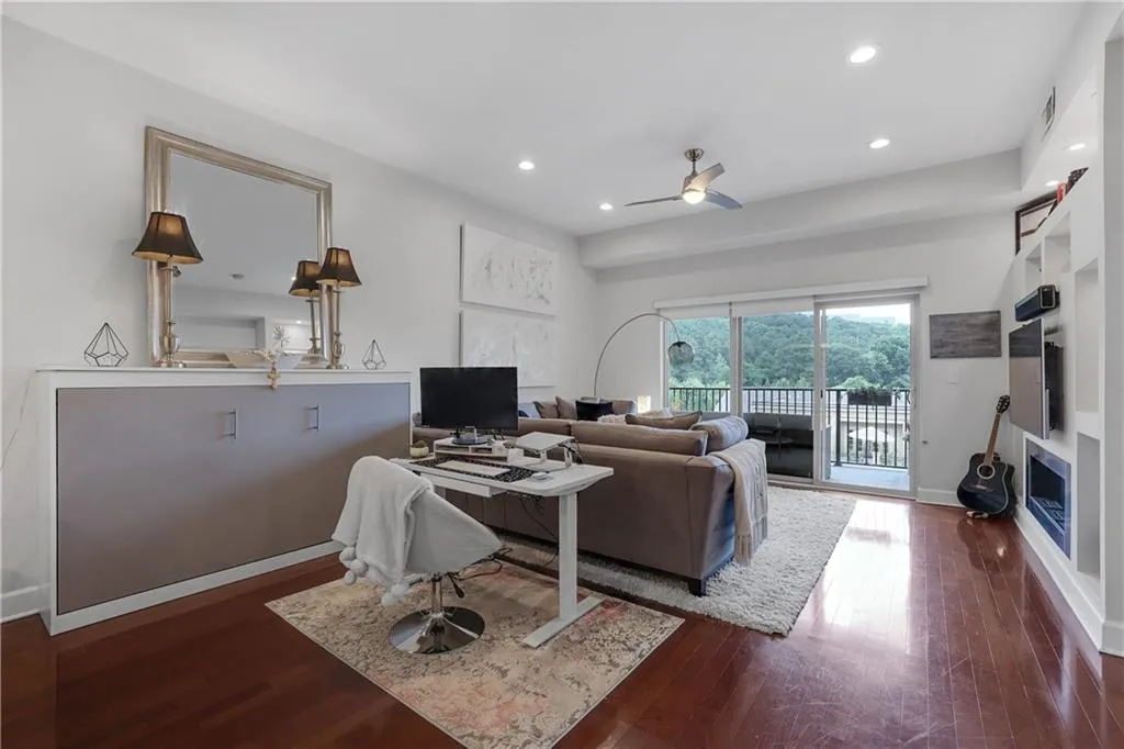 200 River Vista Drive Unit 712, Atlanta, Georgia 30339, 1 Bedroom Bedrooms, ,1 BathroomBathrooms,Residential,Sold,200 River Vista Drive Unit 712,7079890