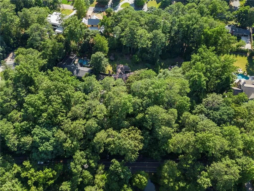 Private lot on Northland Drive