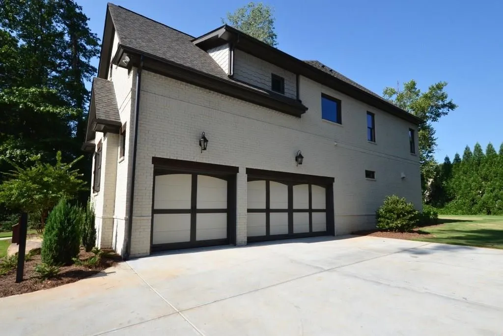 5560 Lake Forrest Drive, Atlanta, Georgia 30342, 5 Bedrooms Bedrooms, ,5 BathroomsBathrooms,Residential,Sold,5560 Lake Forrest Drive,5375744