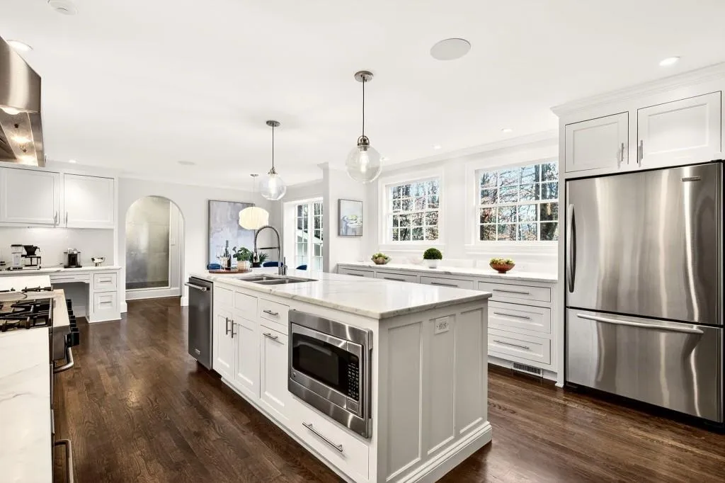 3897 Powers Ferry Road Nw, Atlanta, Georgia 30342, 4 Bedrooms Bedrooms, 0 ,3 BathroomsBathrooms,Residential,Sold,3897 Powers Ferry Road Nw,7731887