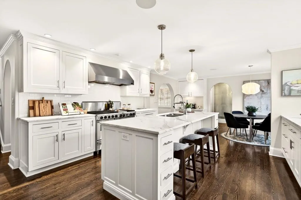 3897 Powers Ferry Road Nw, Atlanta, Georgia 30342, 4 Bedrooms Bedrooms, 0 ,3 BathroomsBathrooms,Residential,Sold,3897 Powers Ferry Road Nw,7731887