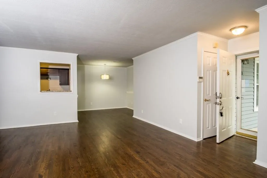 608 Gettysburg Place, Sandy Springs, Georgia 30350, 2 Bedrooms Bedrooms, ,2 BathroomsBathrooms,Residential,Sold,608 Gettysburg Place,6757692