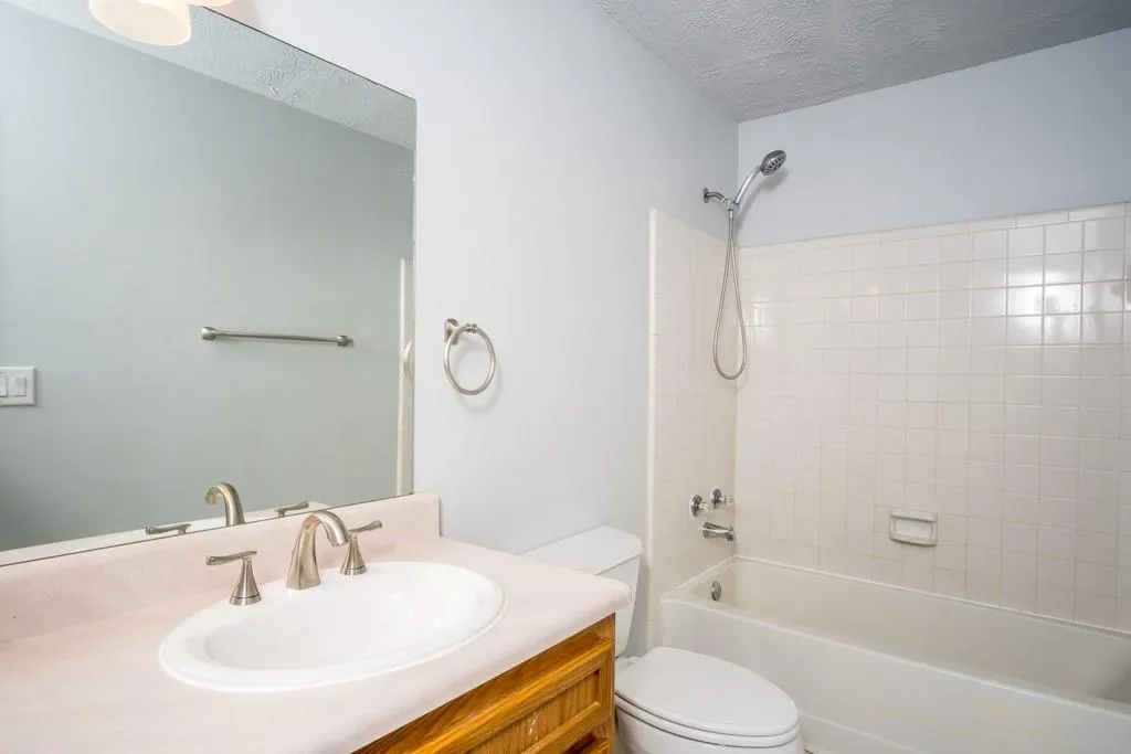 608 Gettysburg Place, Sandy Springs, Georgia 30350, 2 Bedrooms Bedrooms, ,2 BathroomsBathrooms,Residential,Sold,608 Gettysburg Place,6757692