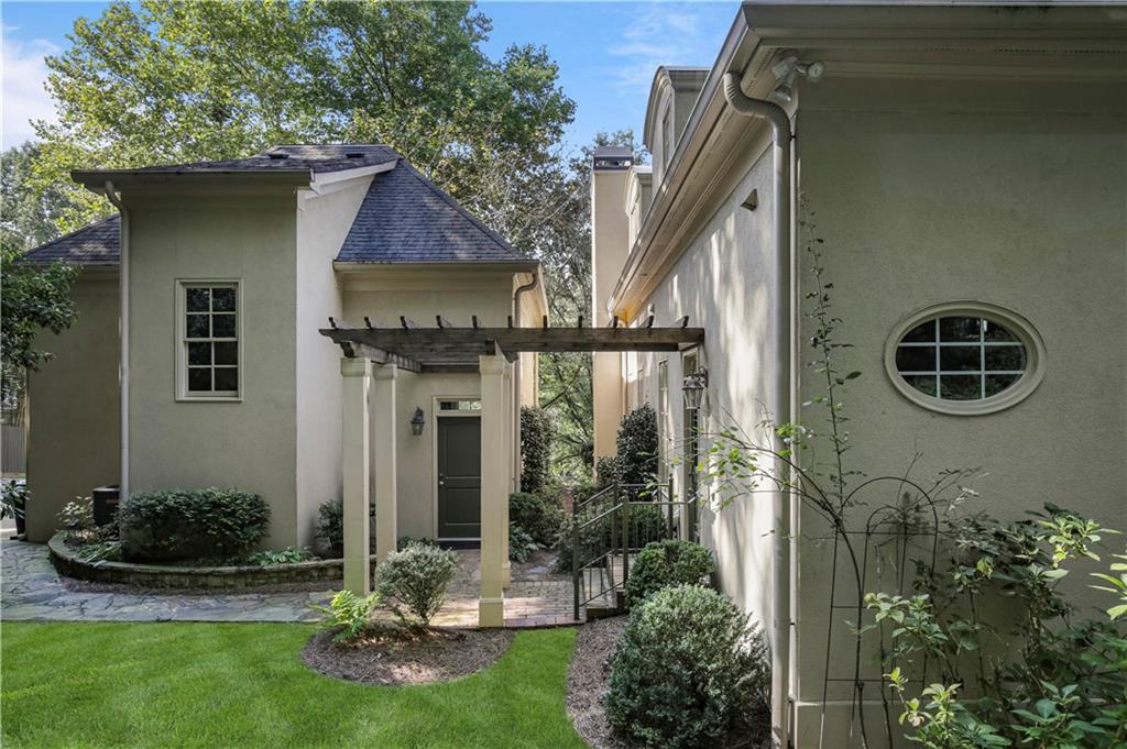 6 The Croft, Atlanta, Georgia 30342, 5 Bedrooms Bedrooms, ,4 BathroomsBathrooms,Residential,Sold,6 The Croft,7287026