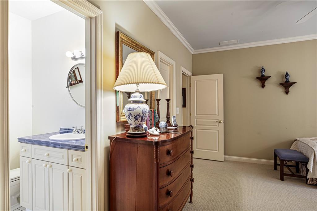 6 The Croft, Atlanta, Georgia 30342, 5 Bedrooms Bedrooms, ,4 BathroomsBathrooms,Residential,Sold,6 The Croft,7287026