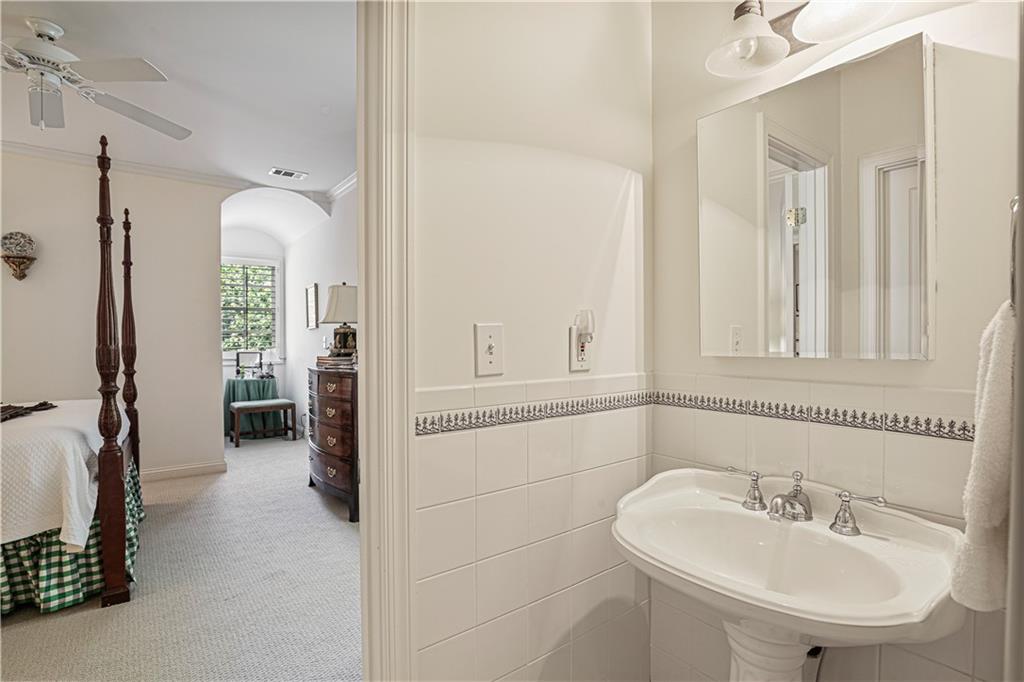 6 The Croft, Atlanta, Georgia 30342, 5 Bedrooms Bedrooms, ,4 BathroomsBathrooms,Residential,Sold,6 The Croft,7287026