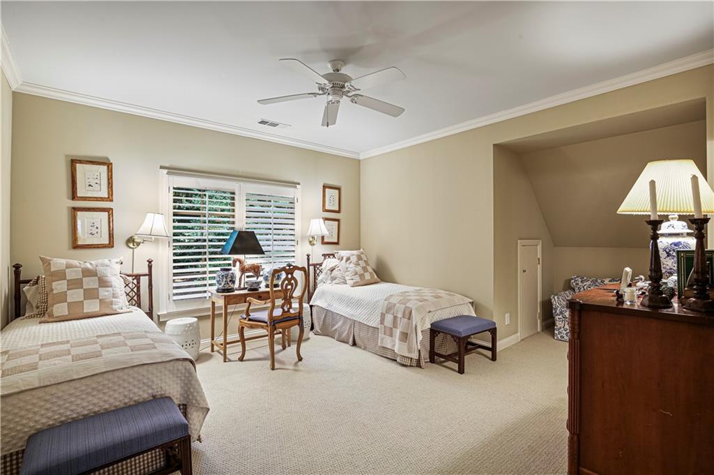 6 The Croft, Atlanta, Georgia 30342, 5 Bedrooms Bedrooms, ,4 BathroomsBathrooms,Residential,Sold,6 The Croft,7287026