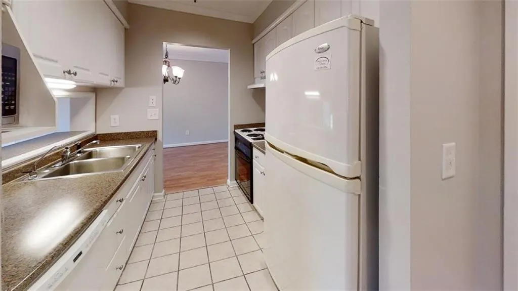 300 Johnson Ferry Road Ne Unit A501, Sandy Springs, Georgia 30328, 1 Bedroom Bedrooms, ,1 BathroomBathrooms,Residential,Sold,300 Johnson Ferry Road Ne Unit A501,6877694