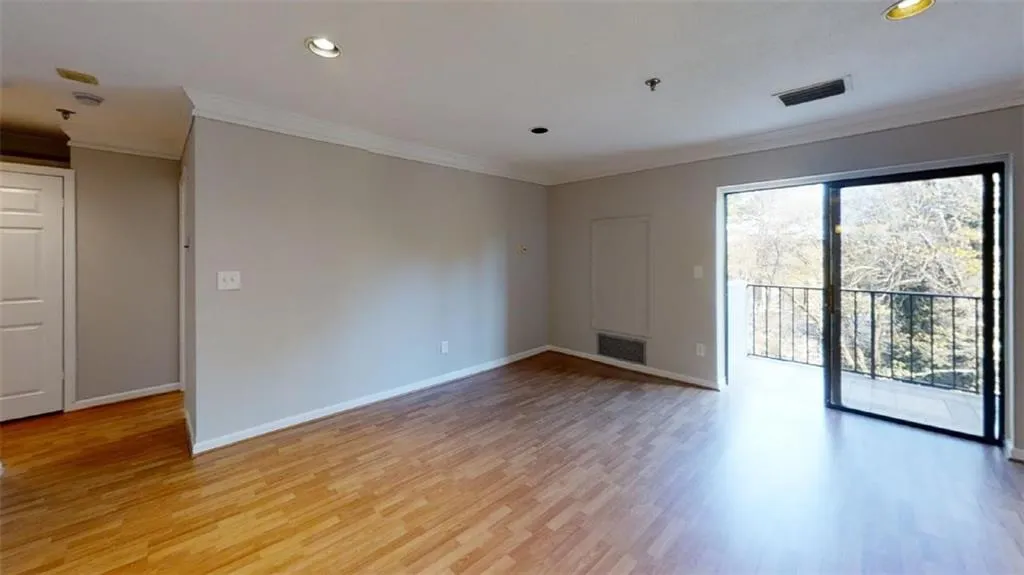300 Johnson Ferry Road Ne Unit A501, Sandy Springs, Georgia 30328, 1 Bedroom Bedrooms, ,1 BathroomBathrooms,Residential,Sold,300 Johnson Ferry Road Ne Unit A501,6877694