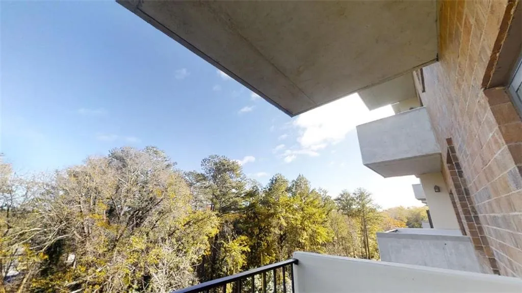 300 Johnson Ferry Road Ne Unit A501, Sandy Springs, Georgia 30328, 1 Bedroom Bedrooms, ,1 BathroomBathrooms,Residential,Sold,300 Johnson Ferry Road Ne Unit A501,6877694