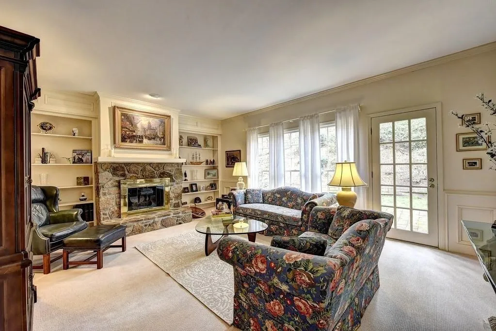 9370 Huntcliff Trace, Sandy Springs, Georgia 30350, 4 Bedrooms Bedrooms, ,3 BathroomsBathrooms,Residential,Sold,9370 Huntcliff Trace,6842096