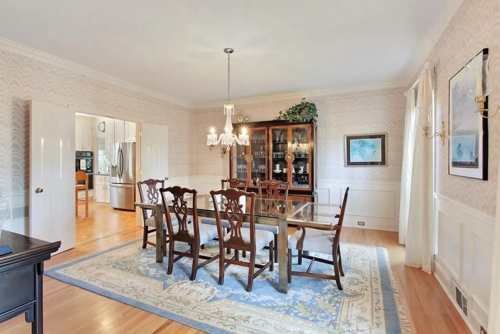 9370 Huntcliff Trace, Sandy Springs, Georgia 30350, 4 Bedrooms Bedrooms, ,3 BathroomsBathrooms,Residential,Sold,9370 Huntcliff Trace,6842096
