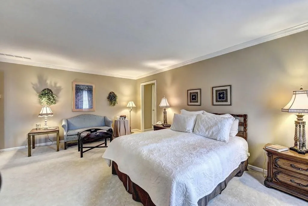 9370 Huntcliff Trace, Sandy Springs, Georgia 30350, 4 Bedrooms Bedrooms, ,3 BathroomsBathrooms,Residential,Sold,9370 Huntcliff Trace,6842096