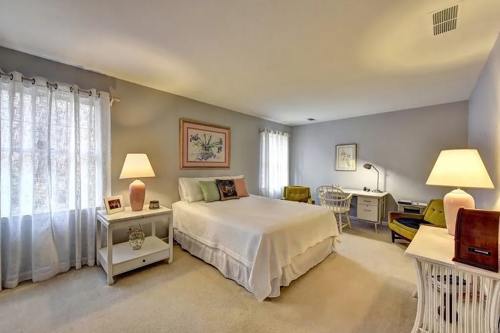 9370 Huntcliff Trace, Sandy Springs, Georgia 30350, 4 Bedrooms Bedrooms, ,3 BathroomsBathrooms,Residential,Sold,9370 Huntcliff Trace,6842096