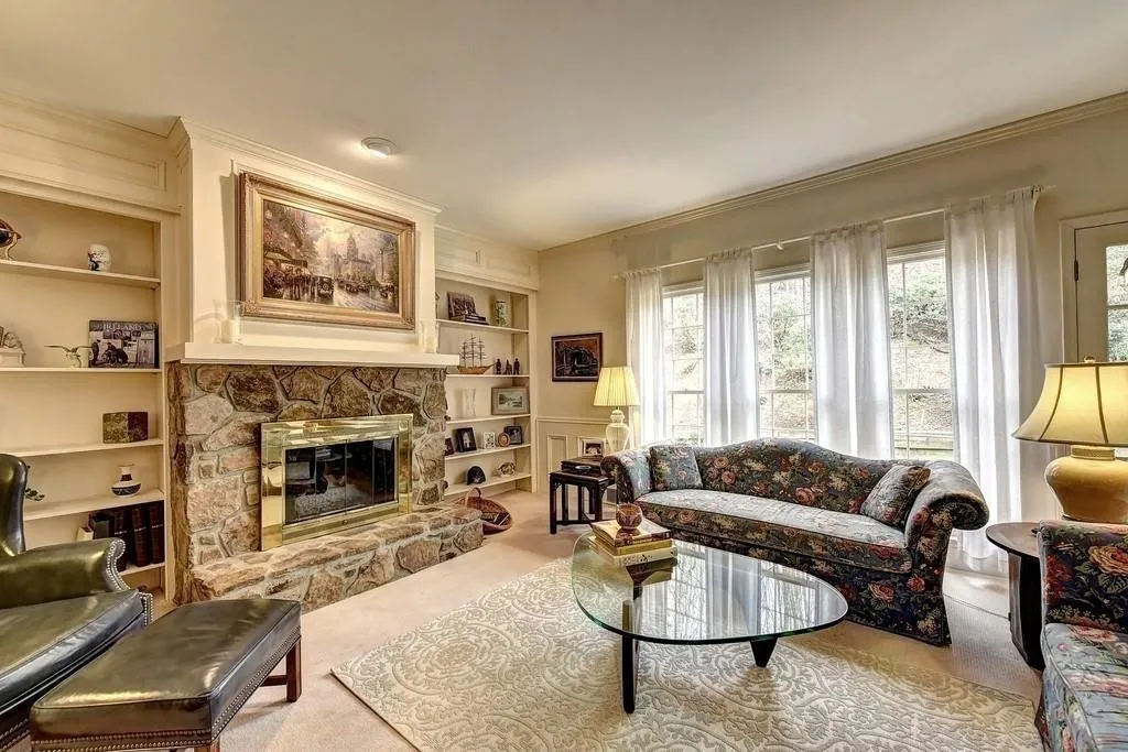 9370 Huntcliff Trace, Sandy Springs, Georgia 30350, 4 Bedrooms Bedrooms, ,3 BathroomsBathrooms,Residential,Sold,9370 Huntcliff Trace,6842096