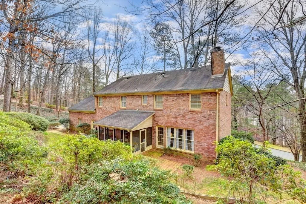 9370 Huntcliff Trace, Sandy Springs, Georgia 30350, 4 Bedrooms Bedrooms, ,3 BathroomsBathrooms,Residential,Sold,9370 Huntcliff Trace,6842096