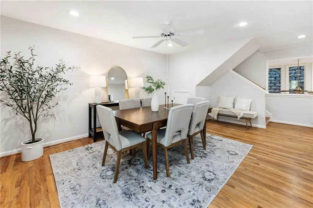 4010 Roswell Road Ne Unit 7, Atlanta, Georgia 30342, 3 Bedrooms Bedrooms, ,2 BathroomsBathrooms,Residential,For Sale,4010 Roswell Road Ne Unit 7,7638379